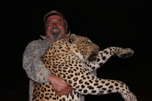 Namibia-138-may-2011-huge-leopard-koehl-300x200  