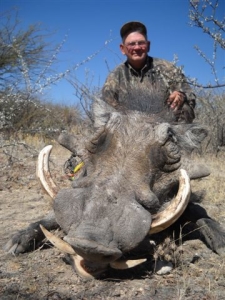 Namibia-138-warthog-bow-2010-225x300  