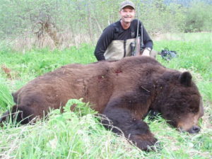 alaska-brown-bear-hunts-02-300x225  