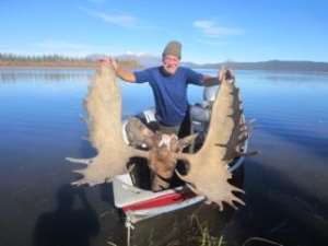 Yukon-16-224-moose-2012-300x225 