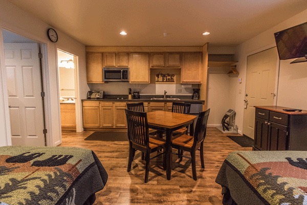 AK #181 Lodge living area